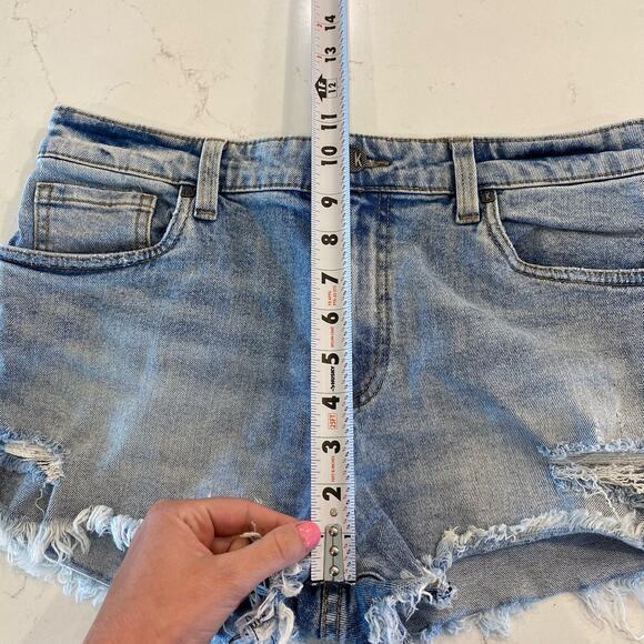 Kut from the Kloth Jane‎ High Rise Jean Shorts size 6 - Picture 6 of 8